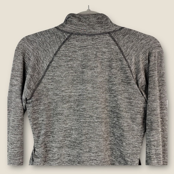 North Face Women’s Long-Sleeved Athletic Top Size Medium 0005 - Picture 7 of 9